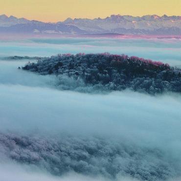 LESERFOTO - Der Blick vom Cheisacherturm Richtung Alpen an Silvester. Leserfoto: Markus Schraner, Gansingen