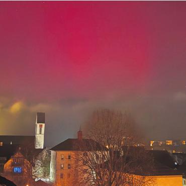 LESERFOTO - Auch über Zeiningen zeigten sich Polarlichter. Foto: Karin Hug, Zeiningen