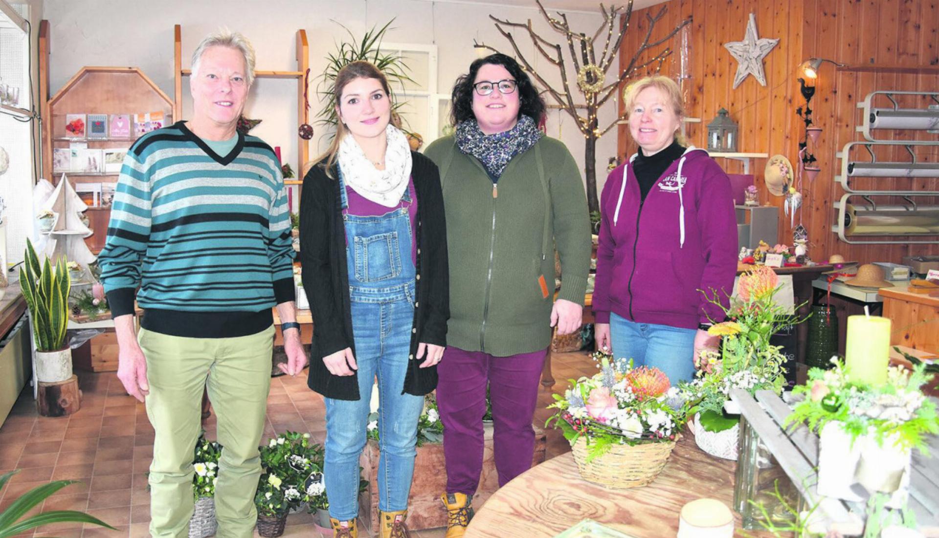 Es geht weiter mit dem Blumenladen: Thomas Merkofer, Svenja Gujer, Franziska Birri und Hanni Merkofer. Foto: Susanne Hörth