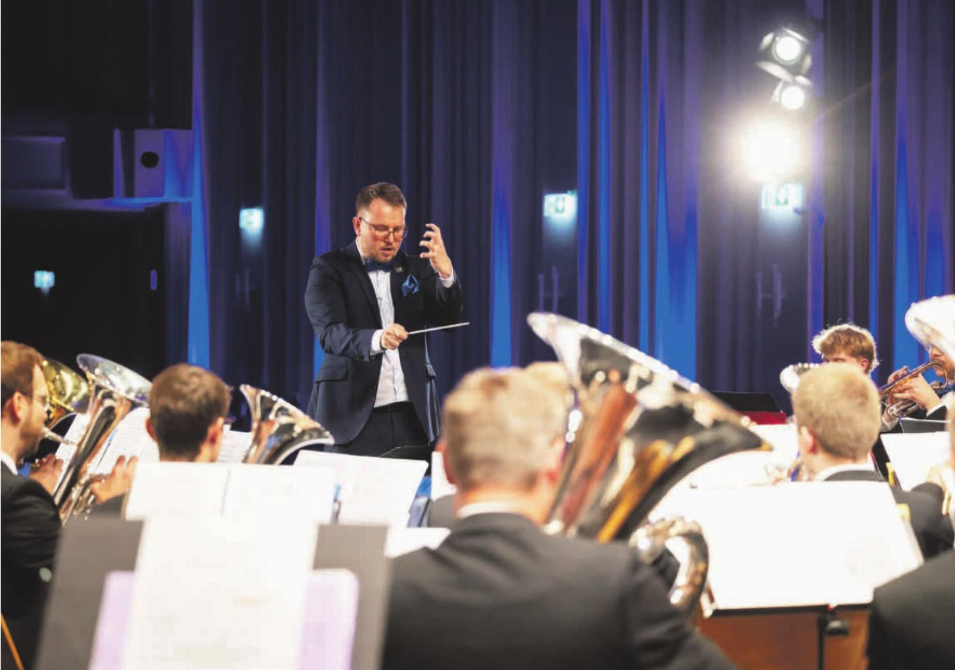 Brass Band Fricktal lädt zu Farbenrausch - Das Bild wird blockiert. – Möglicherweise durch einen aktiven Adblocker.