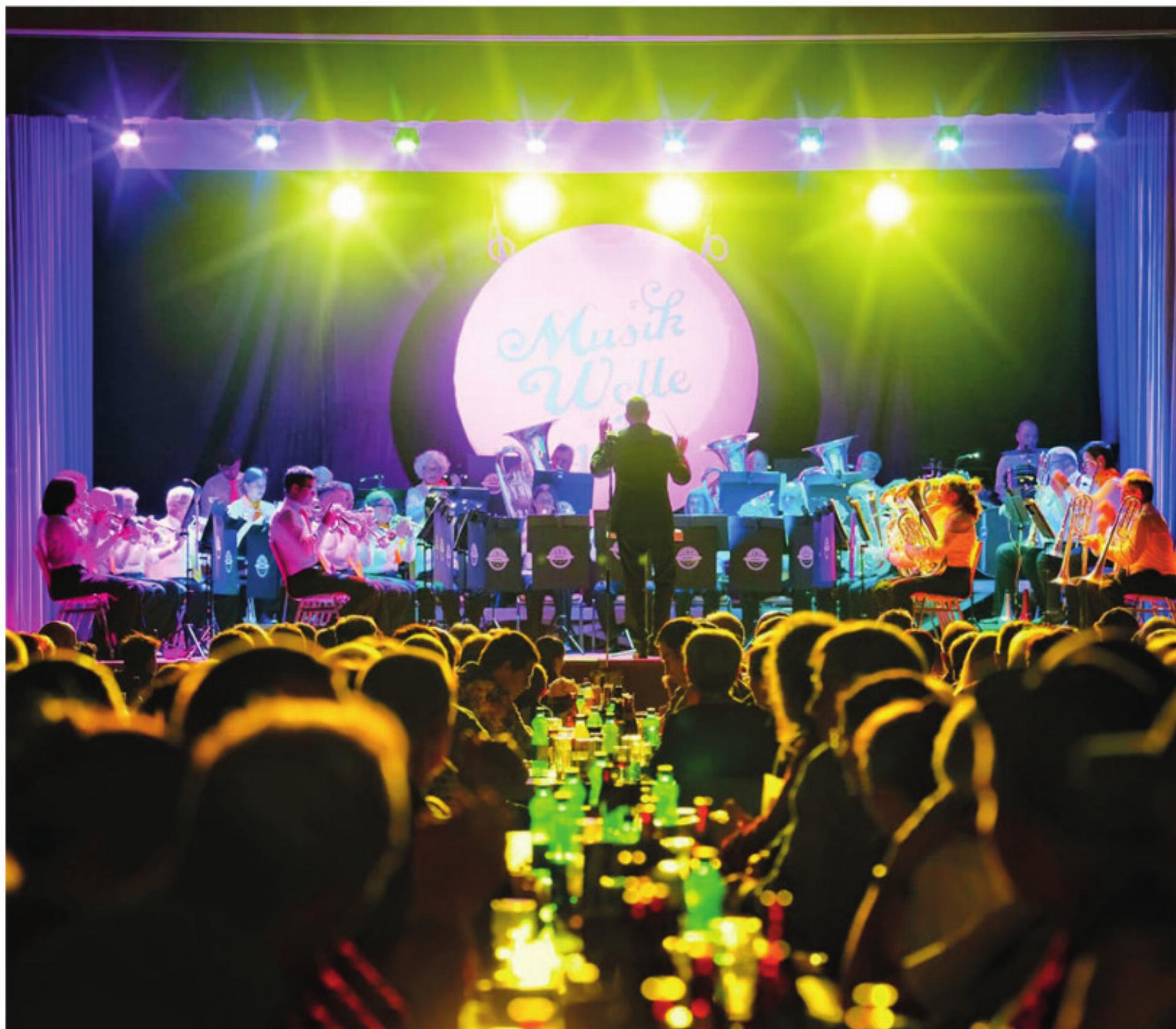 EINE MUSIKALISCHE WELLE VOLLER EMOTIONEN - Das Bild wird blockiert. – Möglicherweise durch einen aktiven Adblocker.