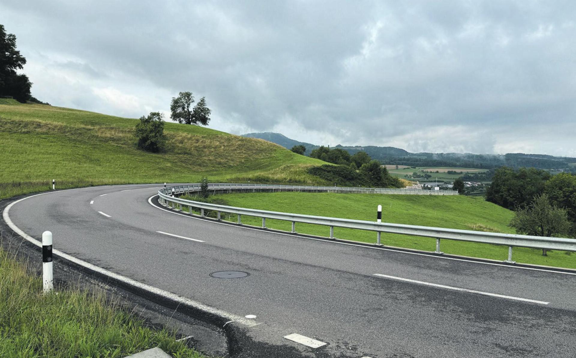Neue Strasse verschiebt Grenzen
