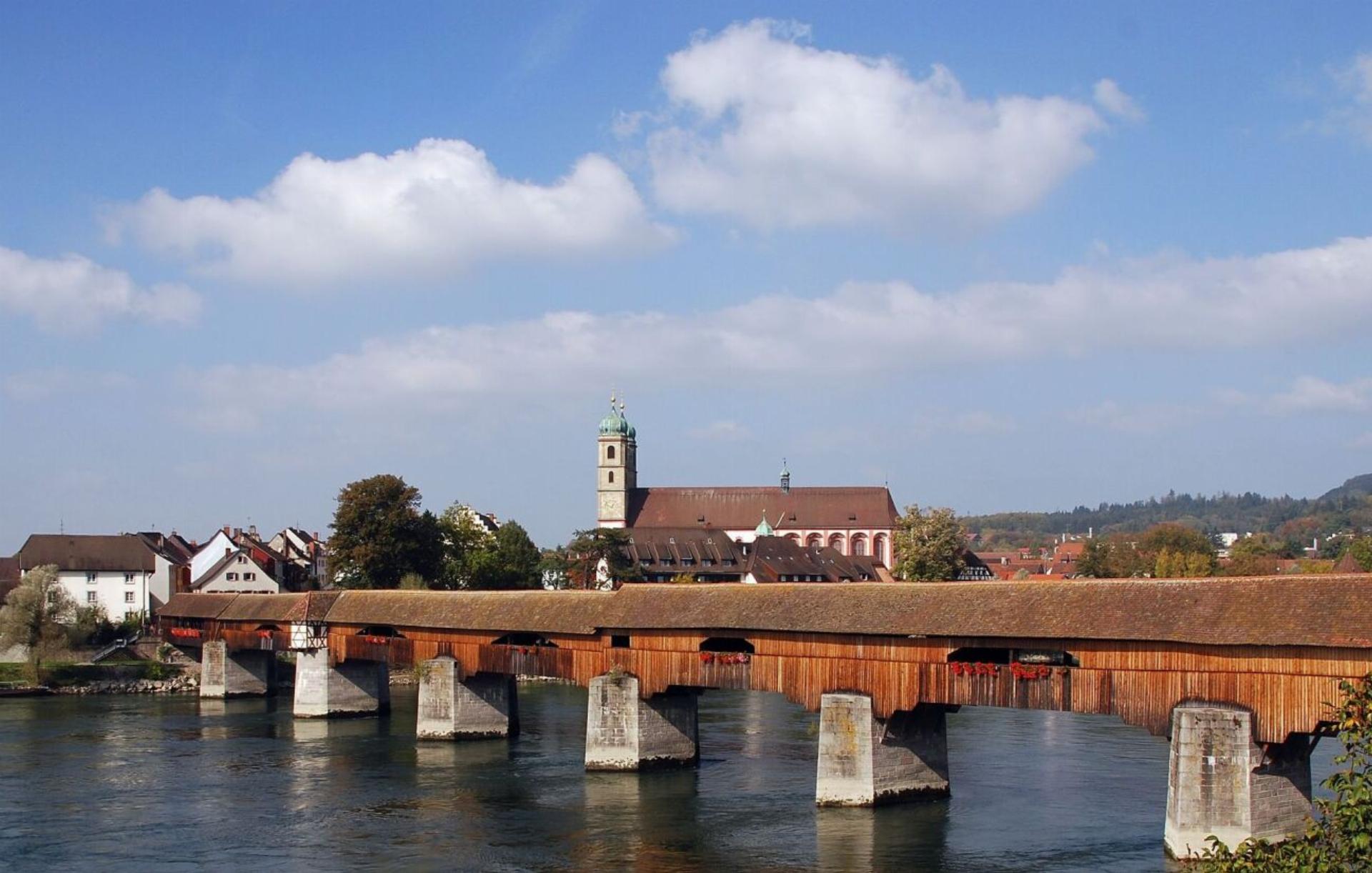 Rhein bei Bad Säckingen verunreinigt