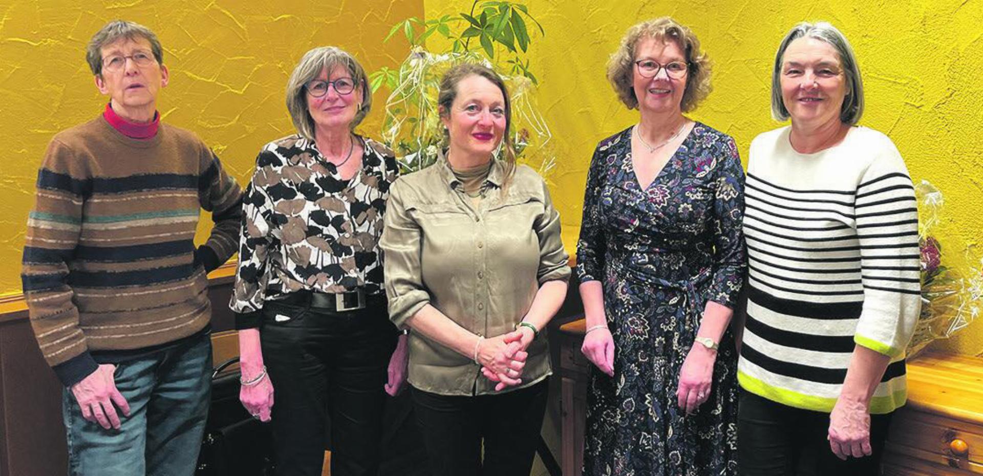 Verabschiedung der Dirigentin - Das Bild wird blockiert. – Möglicherweise durch einen aktiven Adblocker.