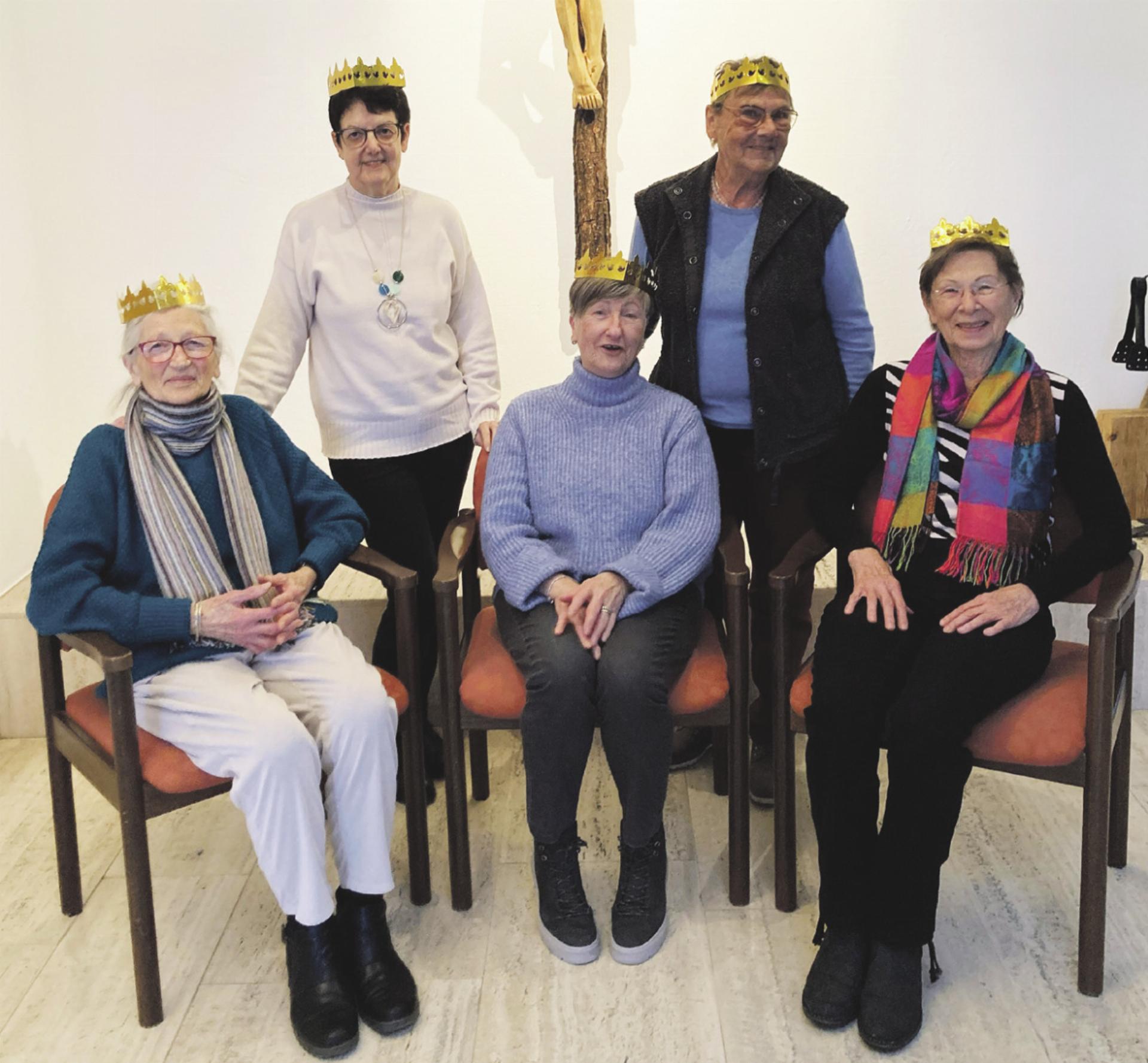 STEIN: FÜNF KÖNIGINNEN AM DREIKÖNIGSTAG - Das Bild wird blockiert. – Möglicherweise durch einen aktiven Adblocker.