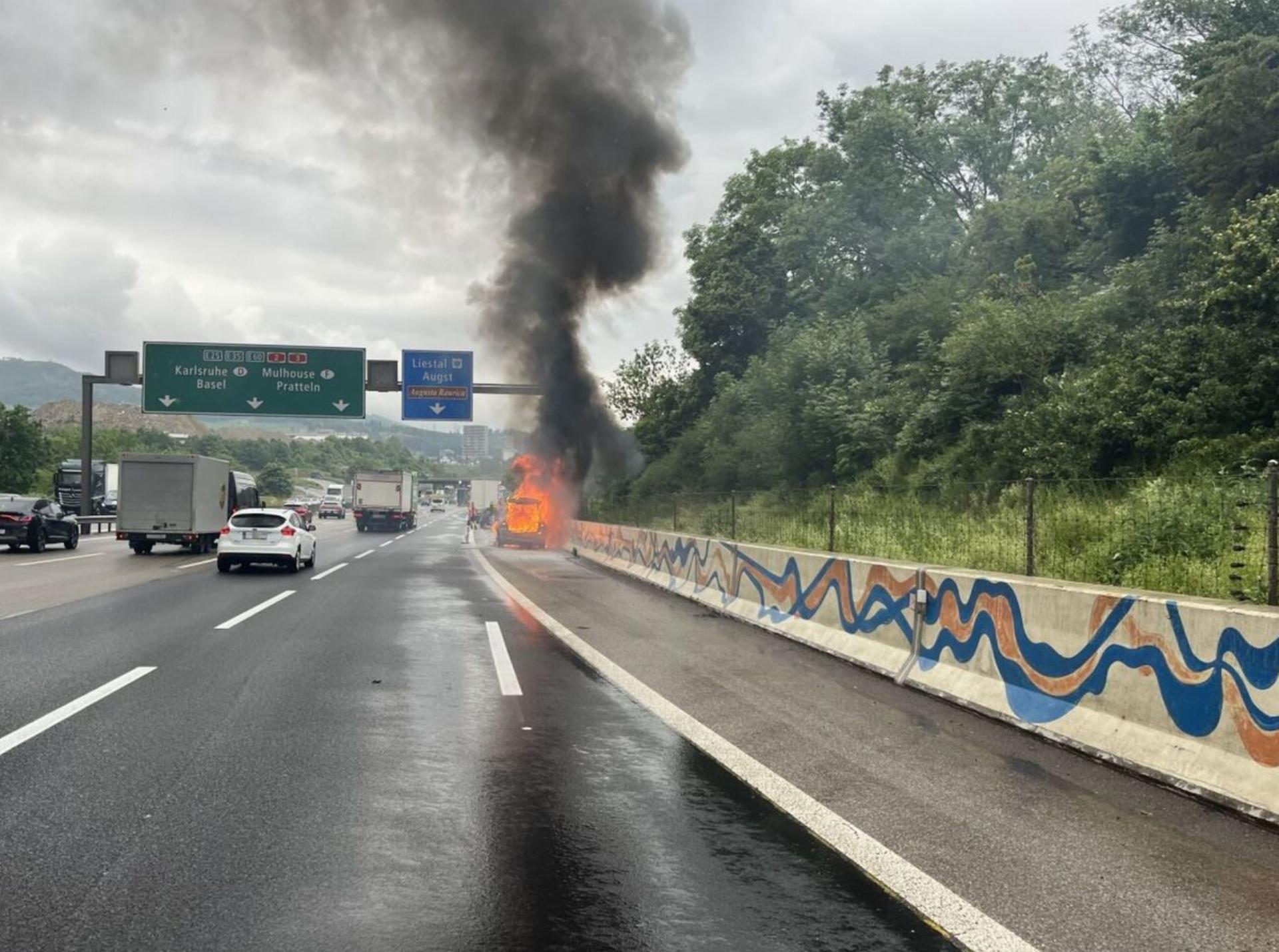 Fahrzeugbrand auf der Autobahn