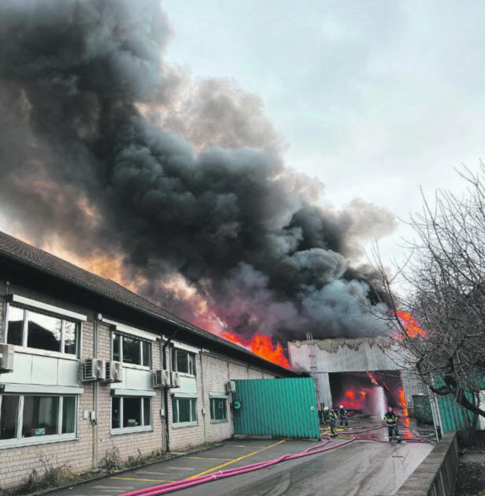 Brand bei Thommen: Feuer brach in Fahrzeug aus