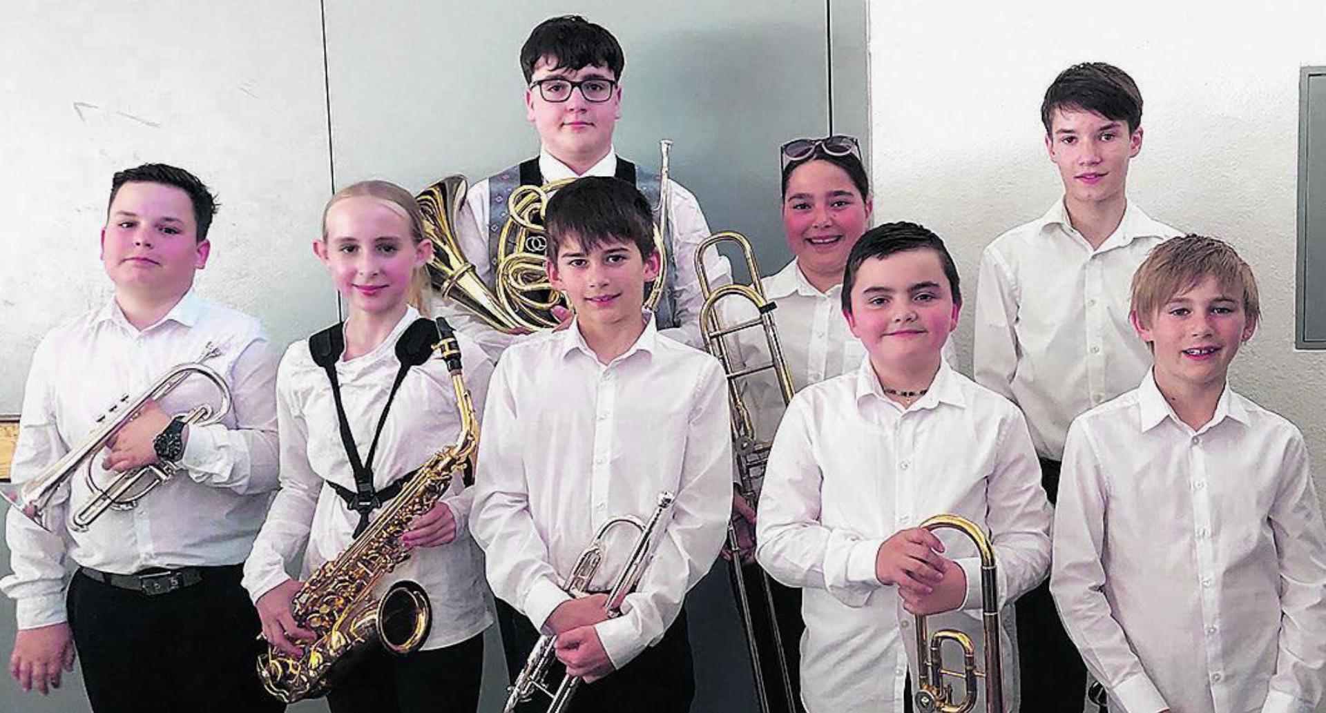 MG HELLIKON UND DIE JUNGEN