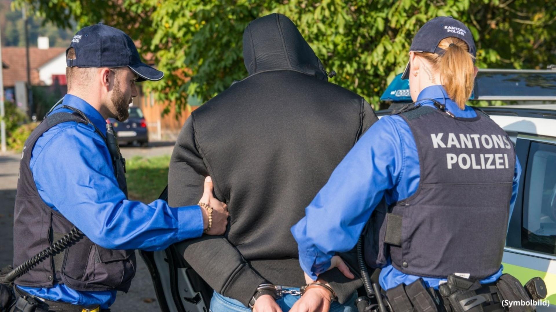 Mehrere Einbrecher verhaftet - Das Bild wird blockiert. – Möglicherweise durch einen aktiven Adblocker.