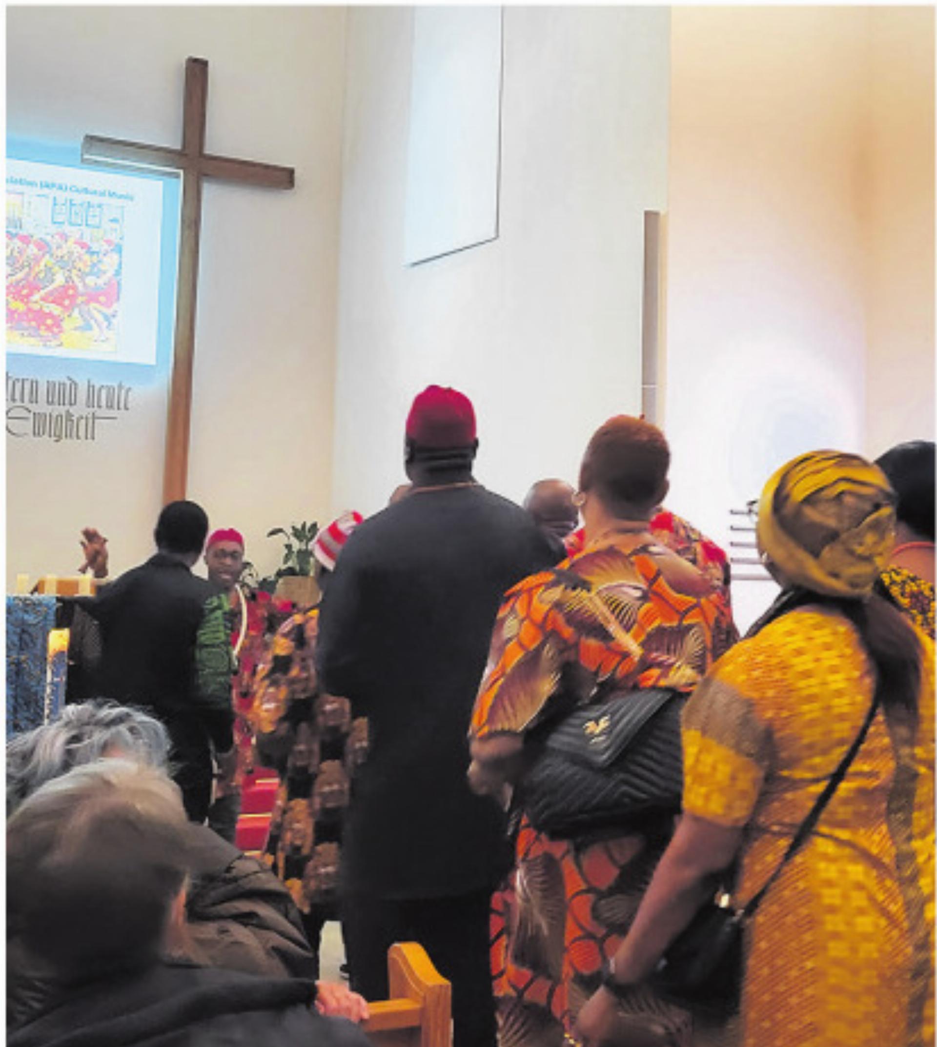 Weltgebetstag: Wenn Trommeln eine Kirche verwandeln - Das Bild wird blockiert. – Möglicherweise durch einen aktiven Adblocker.