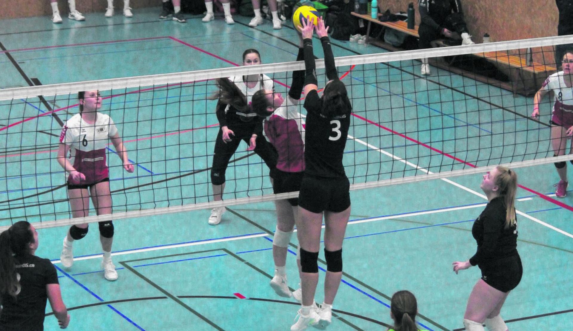 Kein Vorbeikommen: Die Spielerinnen von Volley Smash 05 Laufenburg-Kaisten hatten ihre Gegnerinnen konstant im Griff. Foto: zVg