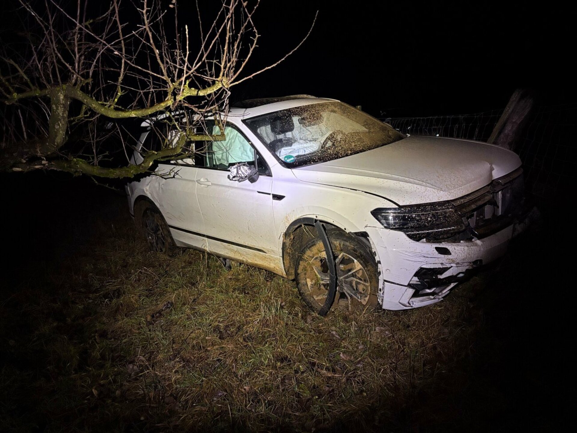 Hornussen: Alkoholisierter Lenker ohne gültigen Führerausweis verursacht Selbstunfall - Das Bild wird blockiert. – Möglicherweise durch einen aktiven Adblocker.