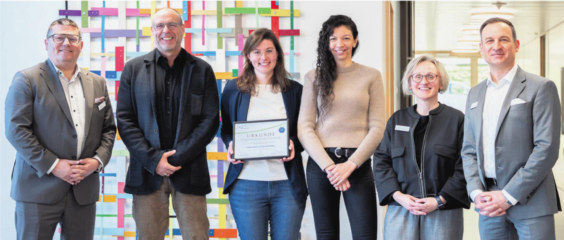 Stürze vermeiden im Alter: Wenn Denken und Bewegung zusammenspielen - Das Bild wird blockiert. – Möglicherweise durch einen aktiven Adblocker.