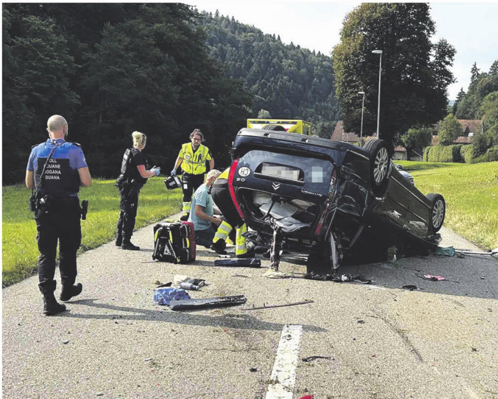 Automobilist bei Selbstunfall verletzt - Das Bild wird blockiert. – Möglicherweise durch einen aktiven Adblocker.