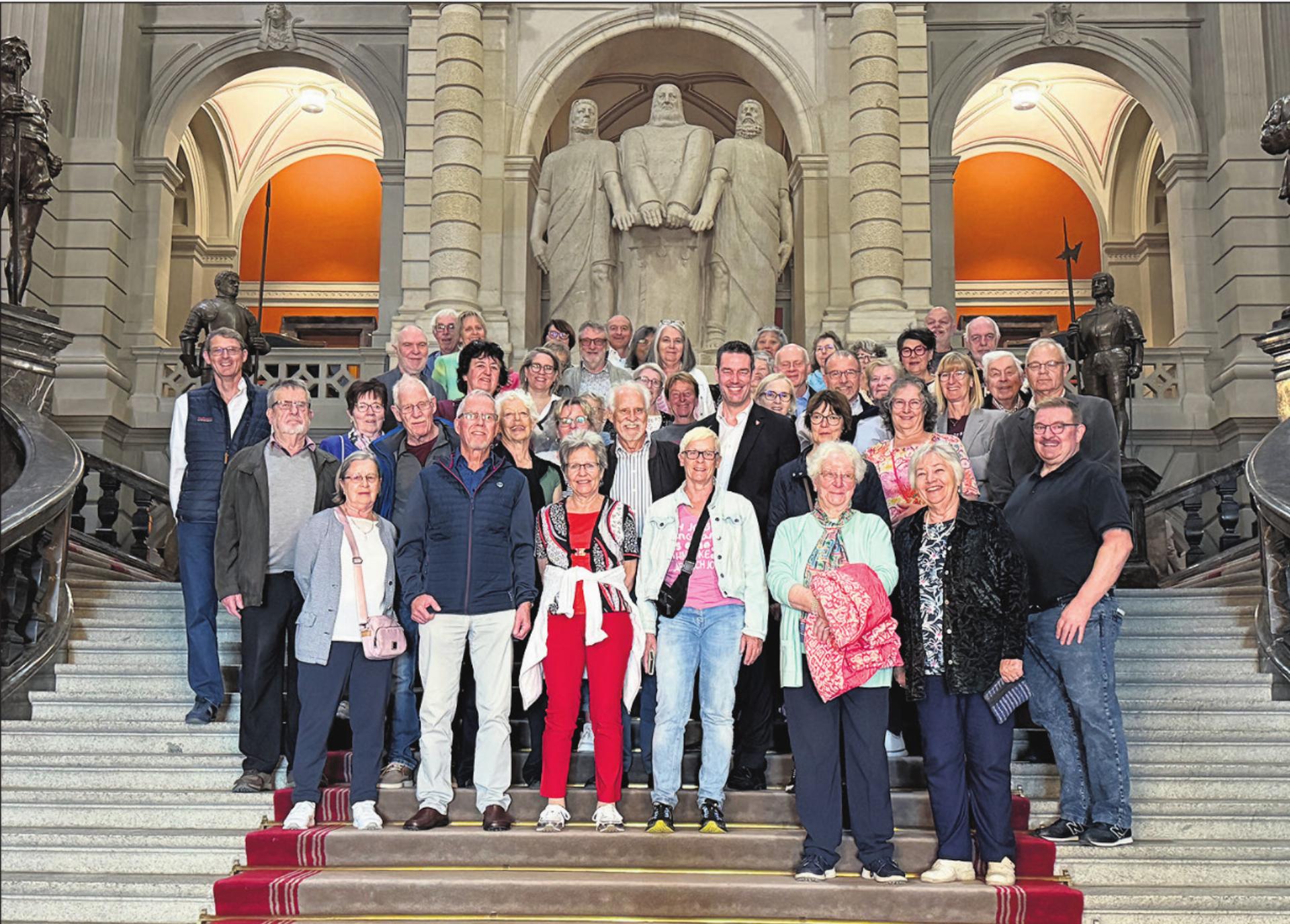 Mit Christoph Riner im Bundeshaus - Das Bild wird blockiert. – Möglicherweise durch einen aktiven Adblocker.