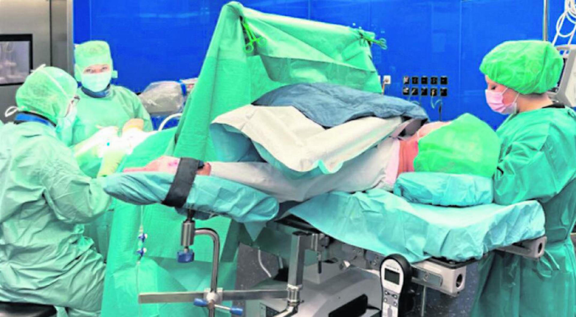 Operation in Hypnose: Der 55 Jahre alte Daniel Gisler während des Eingriffs. Foto: zVg