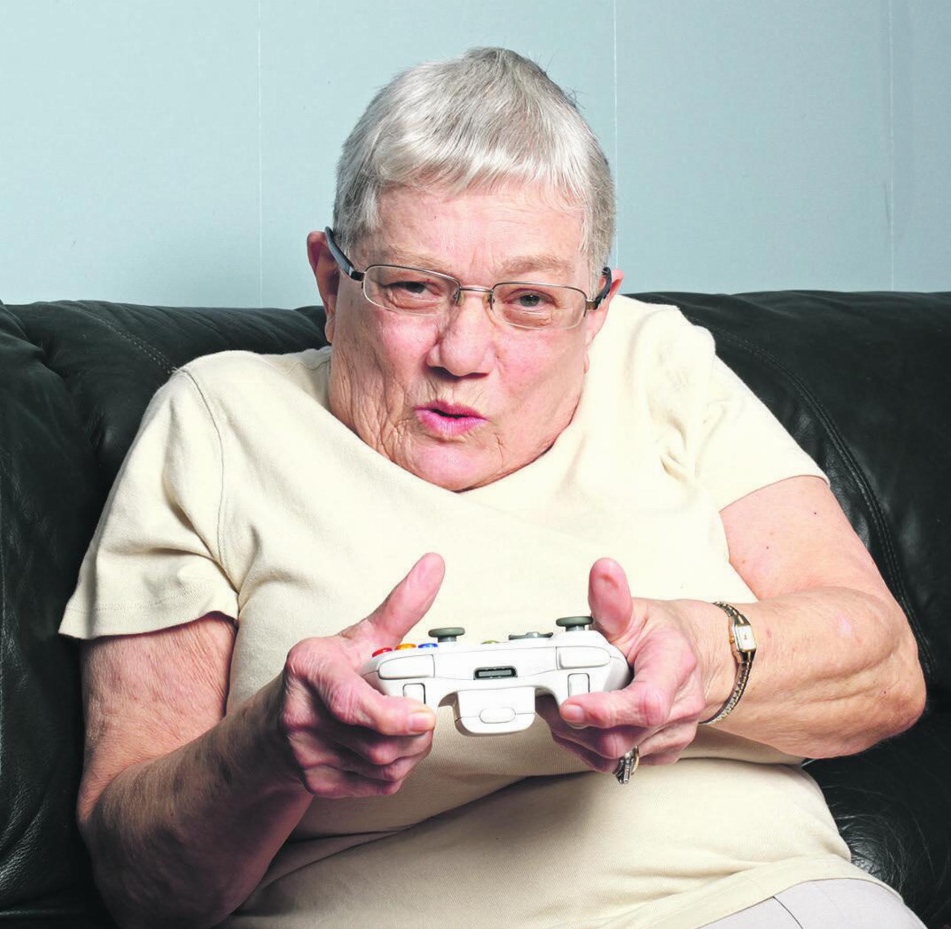 Mit dem Grosi eine Runde gamen