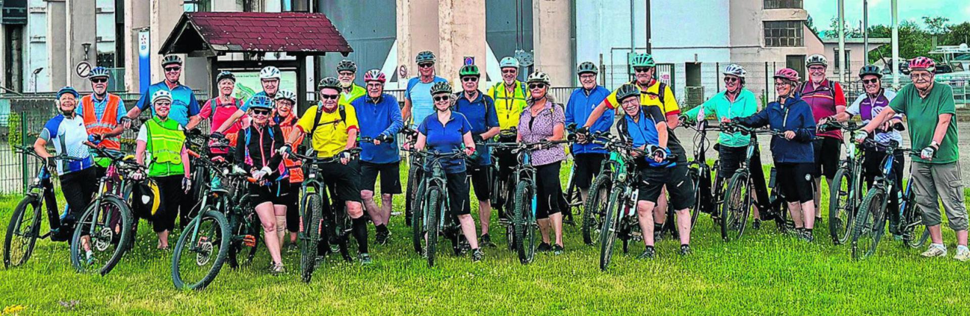 AUF VELO-DREILANDTOUR