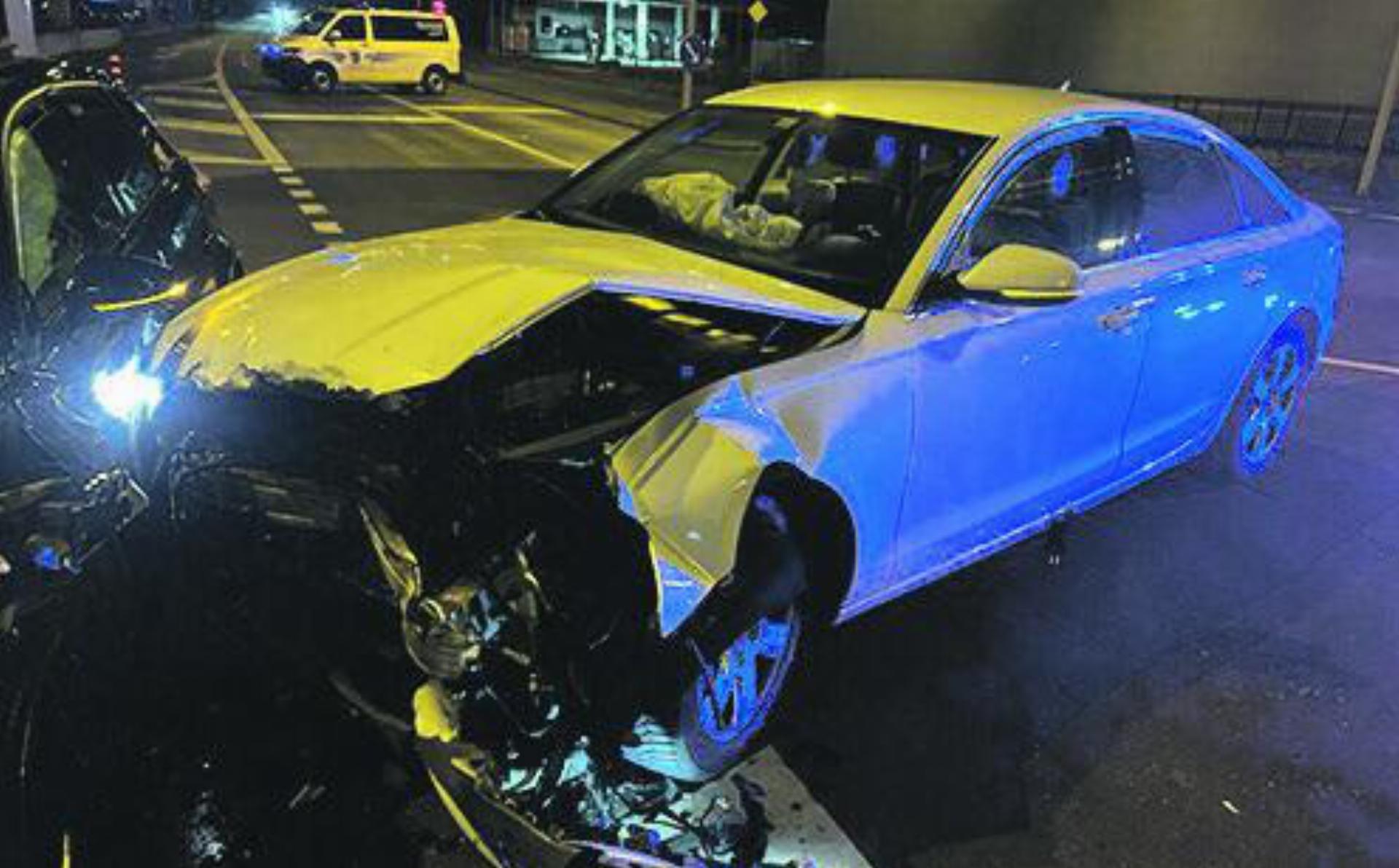 Rotlicht missachtet: zwei Verletzte - Das Bild wird blockiert. – Möglicherweise durch einen aktiven Adblocker.