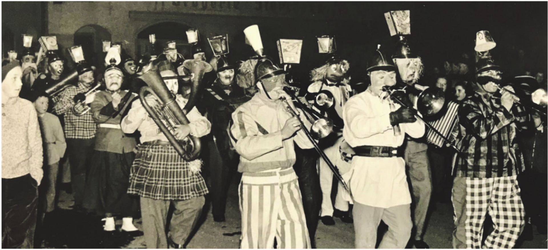 Älteste Gugge der Welt spielte auch in Rheinfelden - Das Bild wird blockiert. – Möglicherweise durch einen aktiven Adblocker.