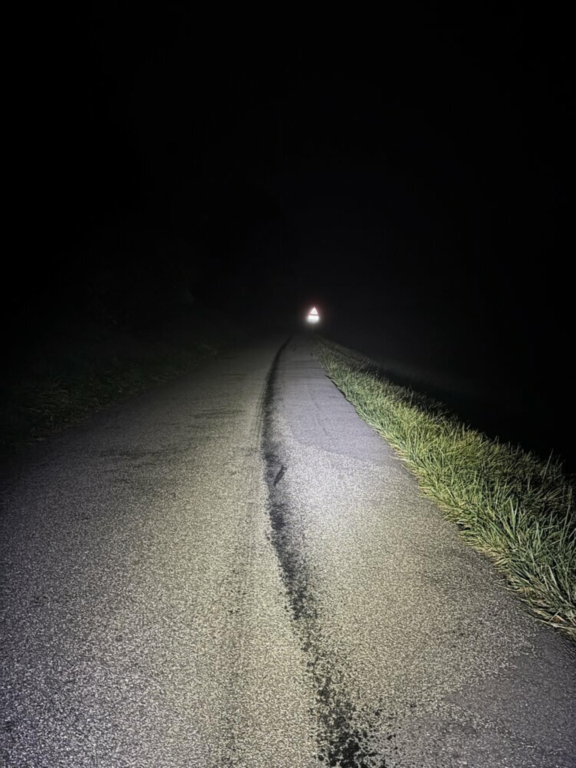 Sulz: Unbekannter verursacht Ölspur - Polizei sucht Zeugen - Das Bild wird blockiert. – Möglicherweise durch einen aktiven Adblocker.