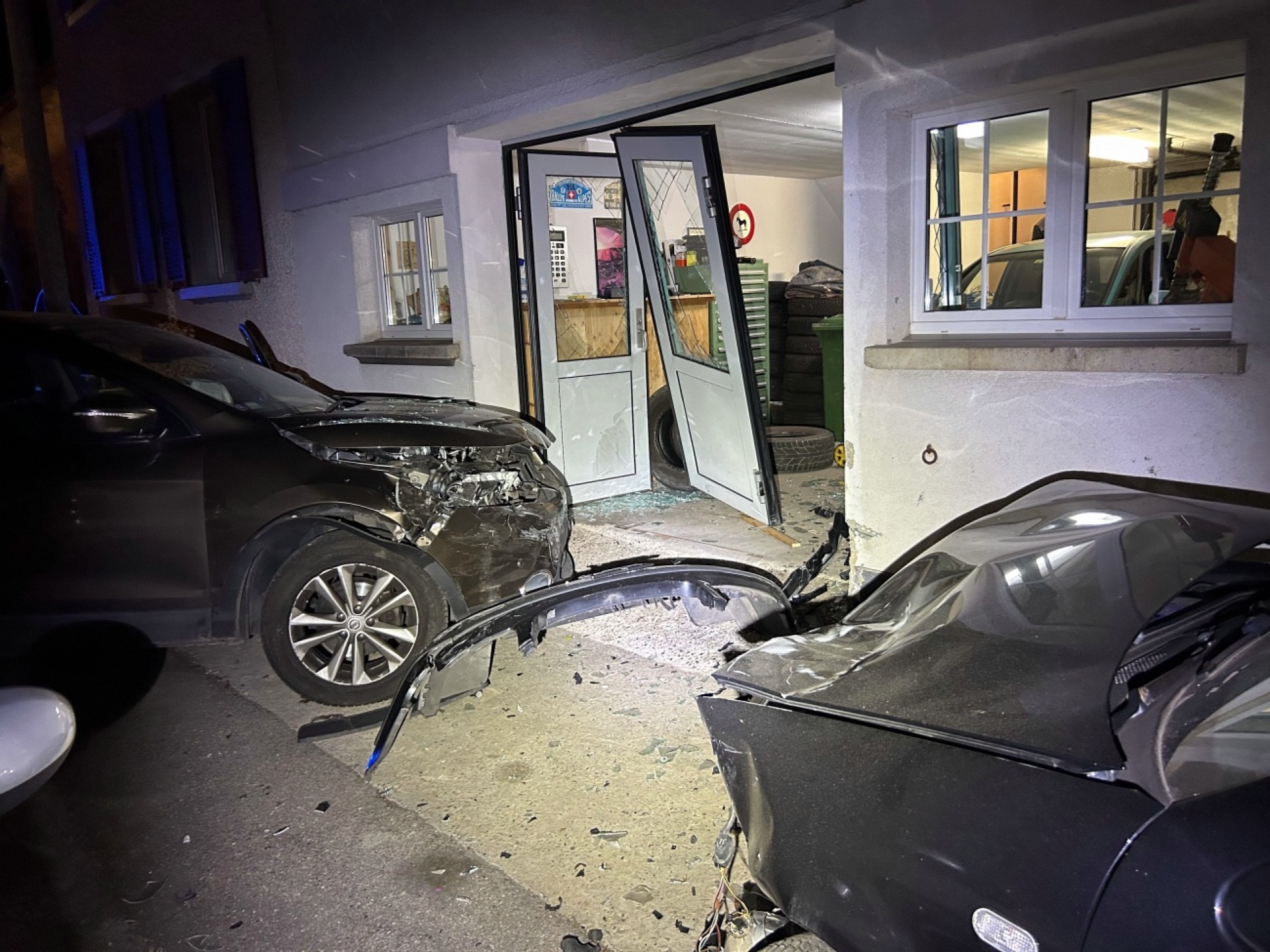 Bözen: Jugendlicher stiehlt Auto in der Weihnachtsnacht und verursacht Unfall - Das Bild wird blockiert. – Möglicherweise durch einen aktiven Adblocker.