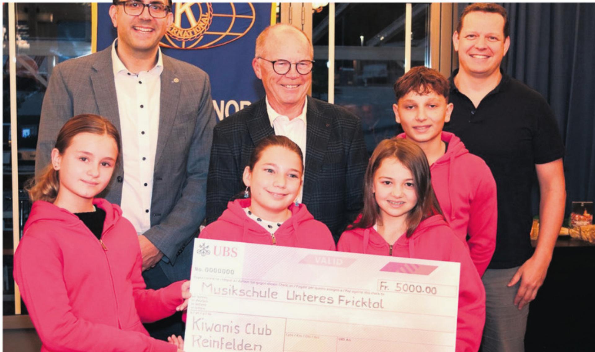 Kiwanis spendet 5000 Franken an die Musikschule - Das Bild wird blockiert. – Möglicherweise durch einen aktiven Adblocker.