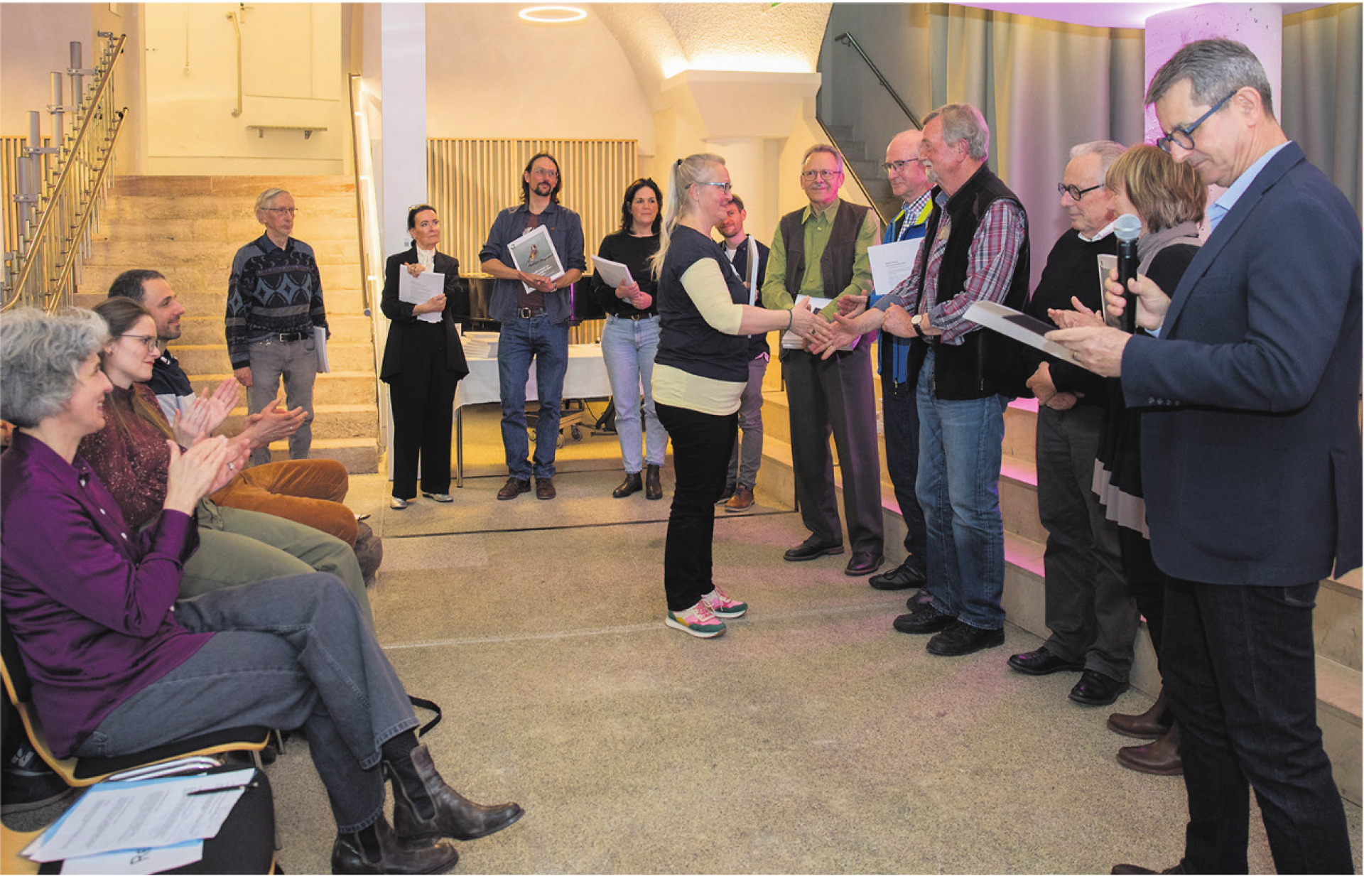 Ein Jubiläumsbuch gegen das Vergessen - Das Bild wird blockiert. – Möglicherweise durch einen aktiven Adblocker.