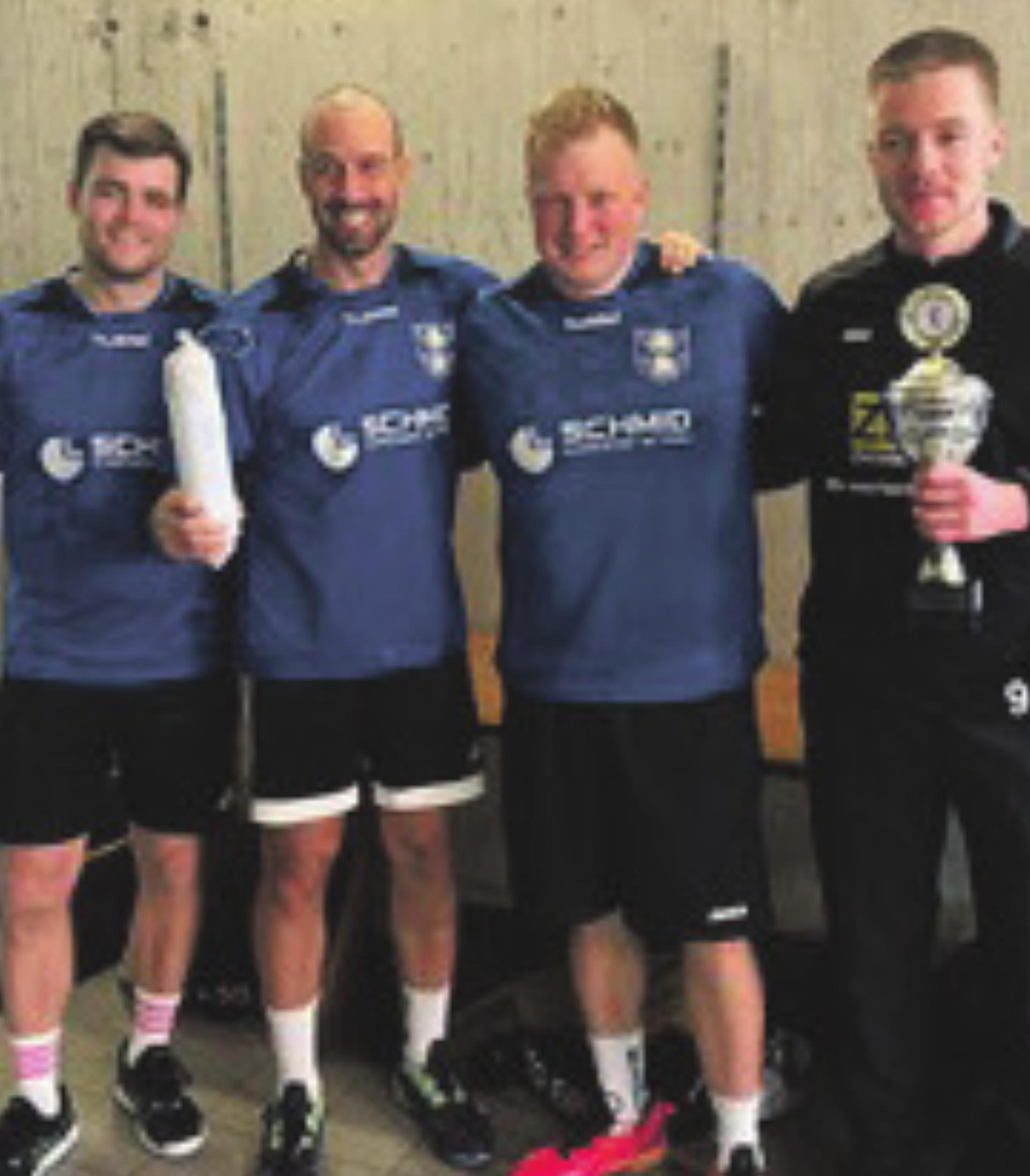 Fliegende Fäuste - Das Bild wird blockiert. – Möglicherweise durch einen aktiven Adblocker.