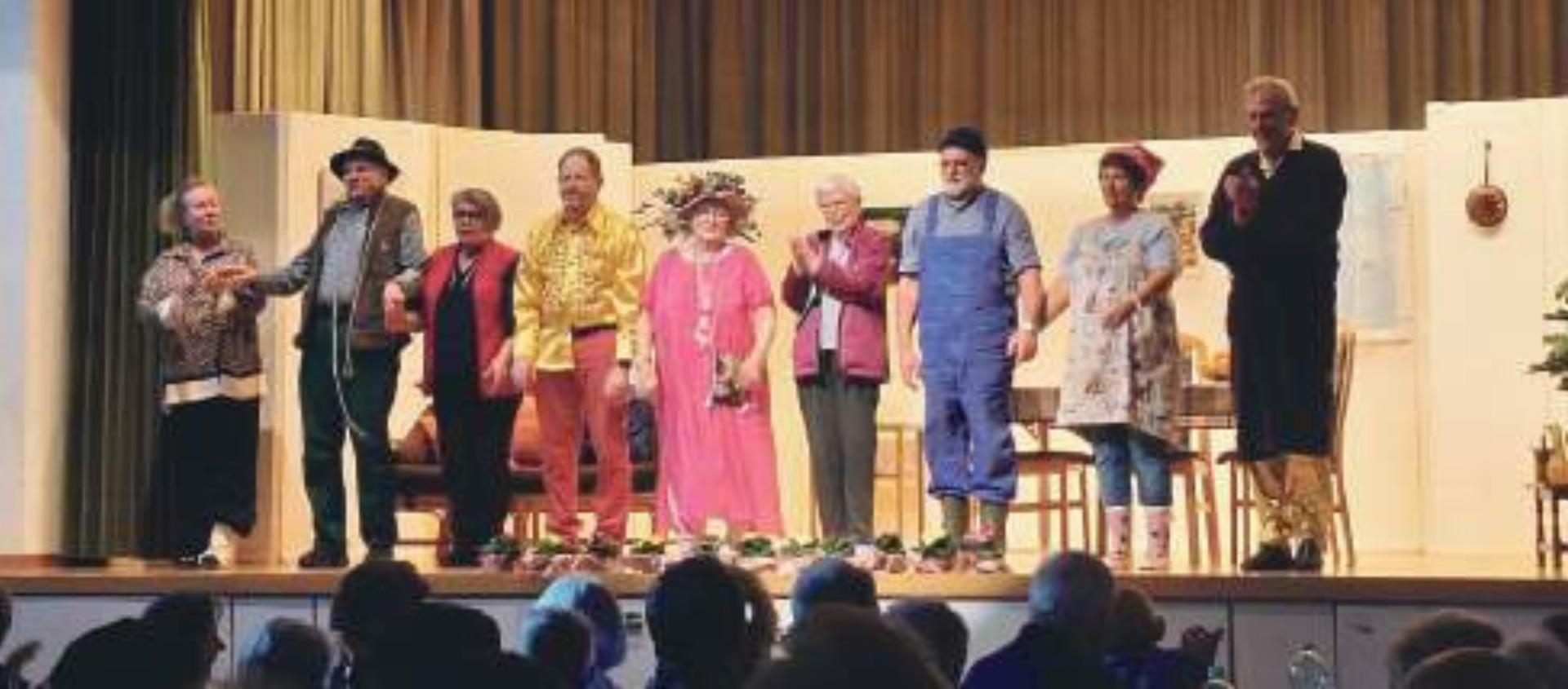 Der Frauenverein lud zum Theaternachmittag ein - Das Bild wird blockiert. – Möglicherweise durch einen aktiven Adblocker.