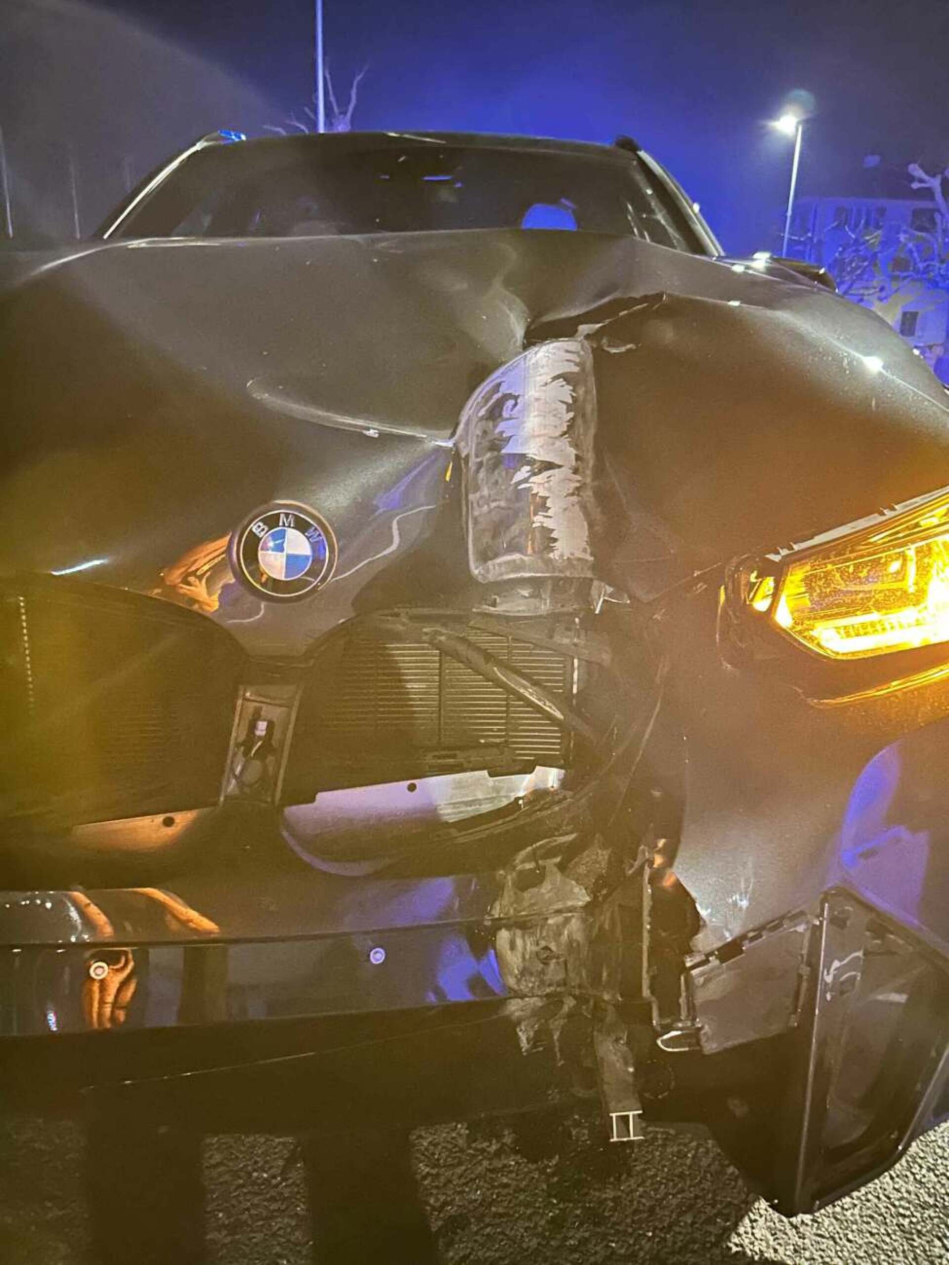 Aargau: Betrunkener Autolenker beschädigt Parkhausschranke und verursacht mehrere Kollisionen - Das Bild wird blockiert. – Möglicherweise durch einen aktiven Adblocker.