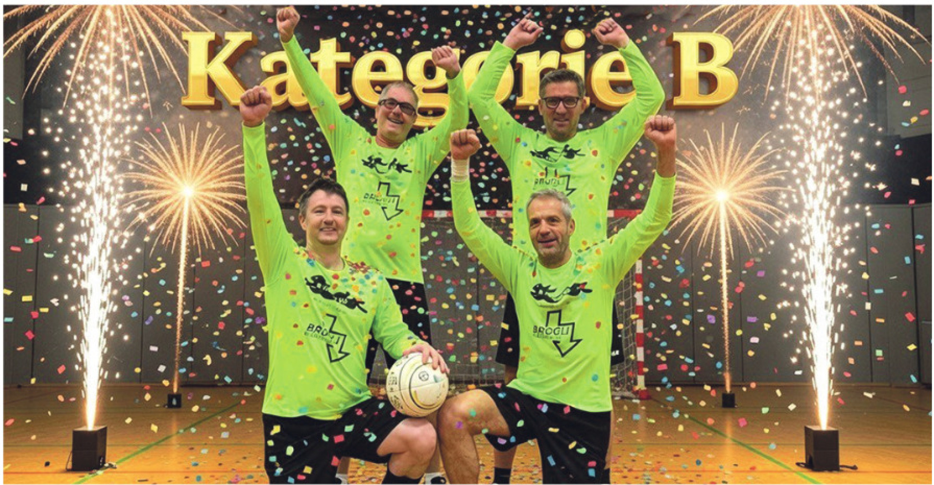 Jubel bei der Männerriege - Das Bild wird blockiert. – Möglicherweise durch einen aktiven Adblocker.