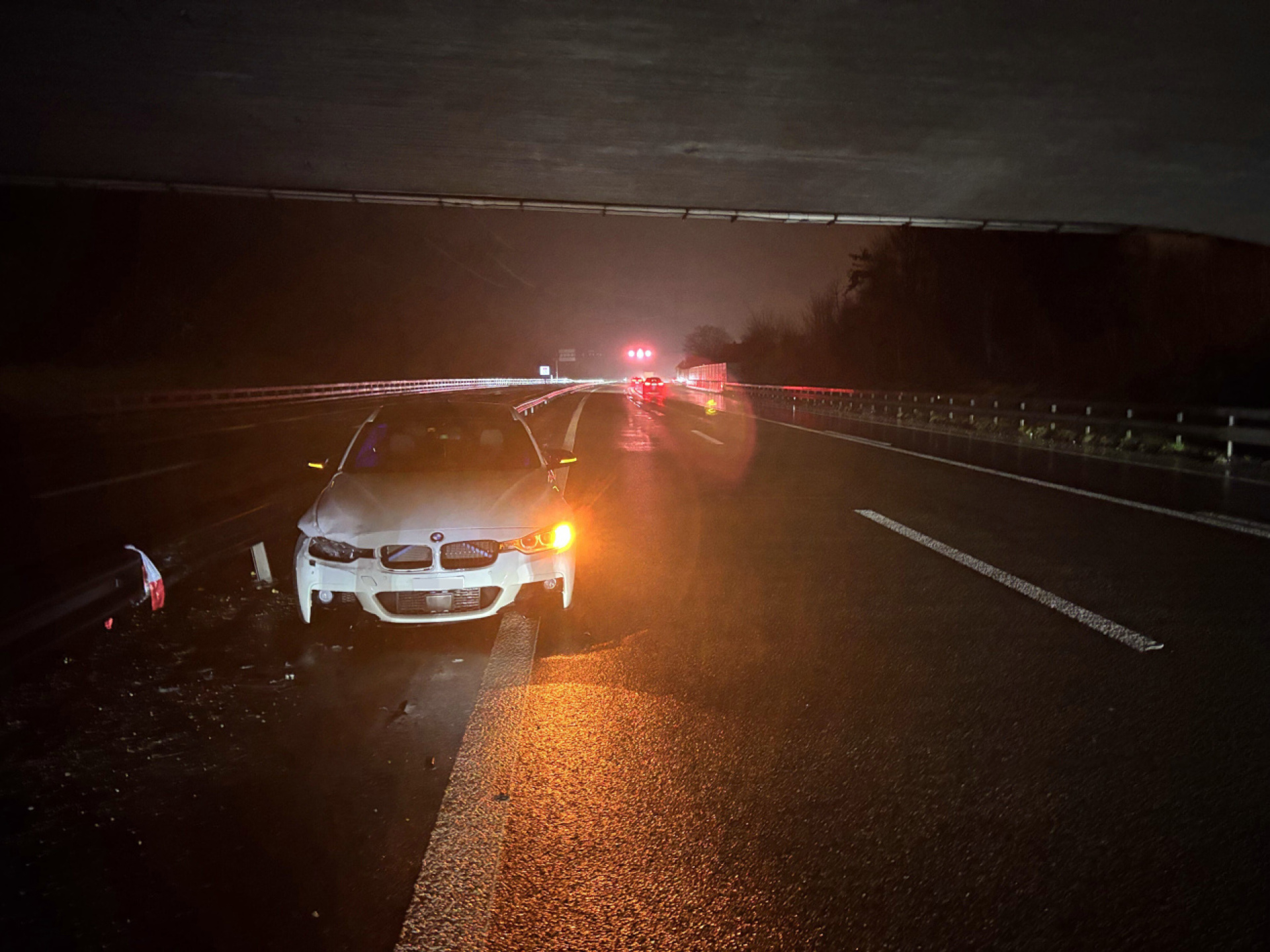 Rheinfelden/A3: Gegen Leitplanke geprallt - Das Bild wird blockiert. – Möglicherweise durch einen aktiven Adblocker.