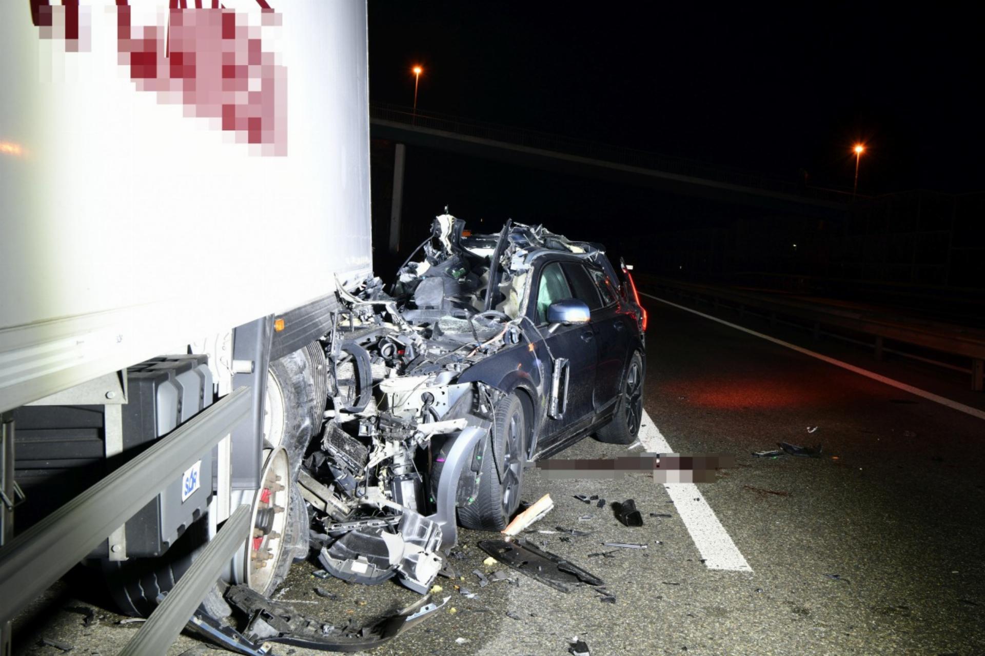 Autobahn bei Mumpf: Unfallserie fordert Todesopfer - Das Bild wird blockiert. – Möglicherweise durch einen aktiven Adblocker.