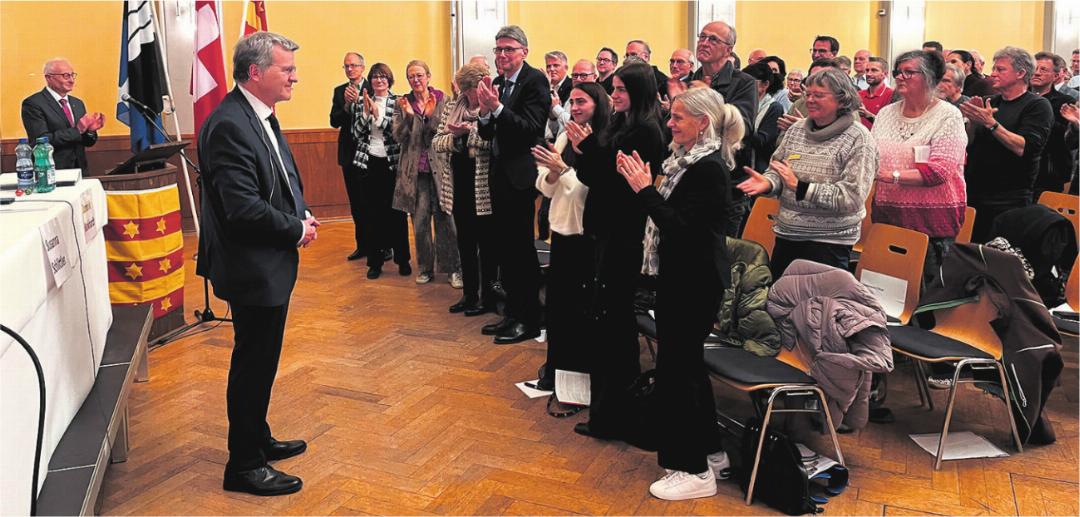 Eine Standing Ovation für Franco Mazzi. Eine Standing Ovation für Franco Mazzi.