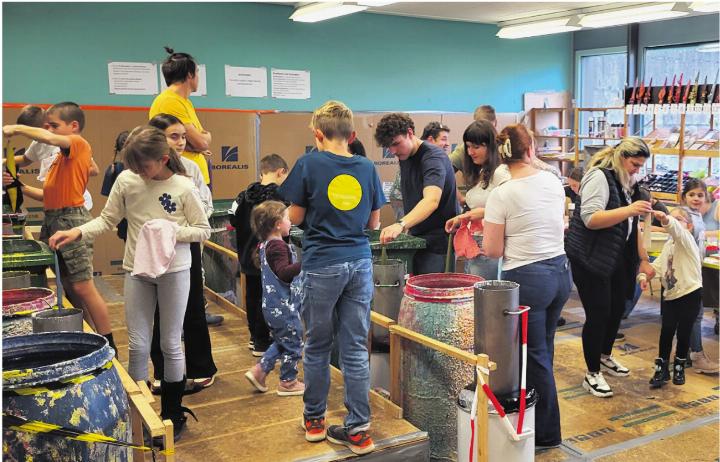 Die ersten Kunstwerke sind bereits entstanden, für weitere ist die Kerzenküche auch diese Woche noch geöffnet. Foto: zVg Die ersten Kunstwerke sind bereits entstanden, für weitere ist die Kerzenküche auch diese Woche noch geöffnet. Foto: zVg