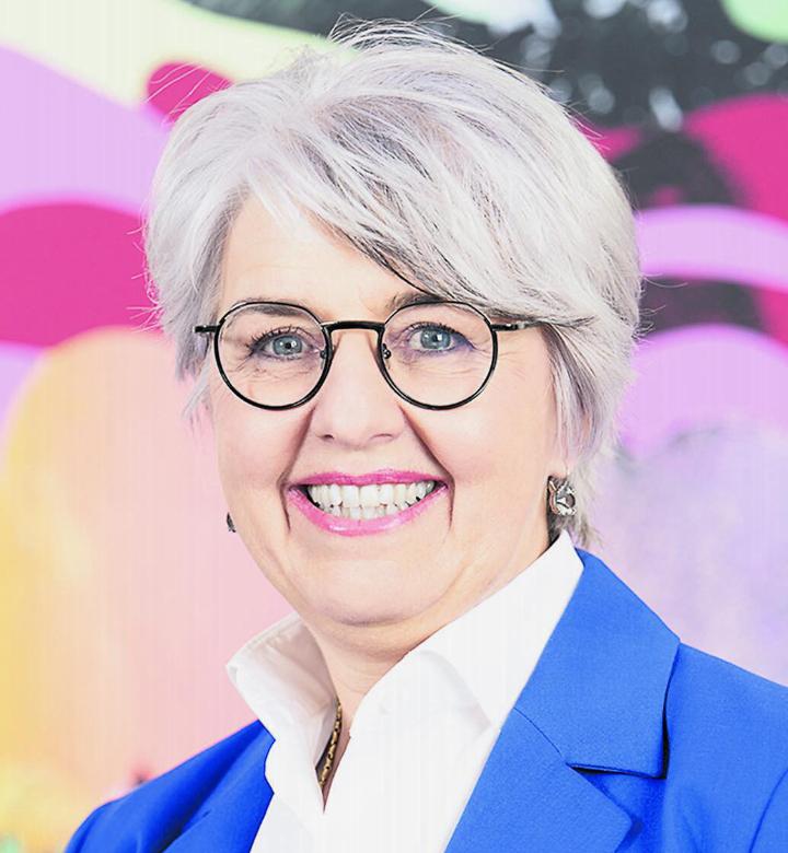 «Am Fricktal gefällt mir insbesondere, wie sich wunderbare Landschaften und eine pulsierende Industrie gegenseitig ergänzen», erklärt Bundesrätin Elisabeth Baume-Schneider. Foto: zVg