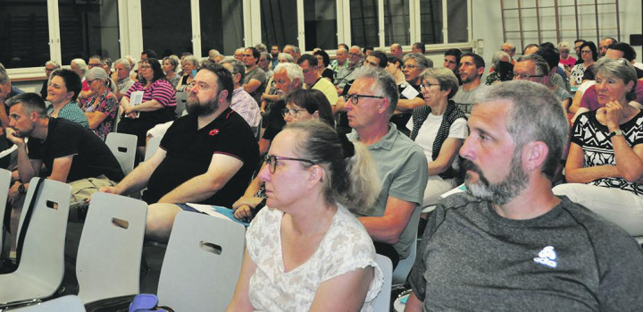 Auf aufmerksames Zuhören folgten engagierte Voten. Foto: Vreni Weber