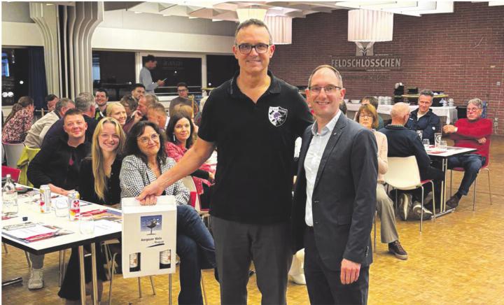 Trainerlegende Dwaine Wood (links) mit Sportkoordinator Nicolás Schmid. Foto: zVg Trainerlegende Dwaine Wood (links) mit Sportkoordinator Nicolás Schmid. Foto: zVg