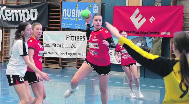 Die TSV Frick-Spielerin Marie Bordenet im Angriff. Foto: zVg