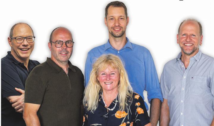 Der neue Gemeinderat (von links): Claude Ammann (neu, Gemeinderat); Andreas Hasler (neu, Gemeindeammann); Helga Gähweiler (bisher, Gemeinderätin); Martin Moosmann (neu, Vize-Ammann); Norbert Suter (bisher, Gemeinderat). Foto: zVg