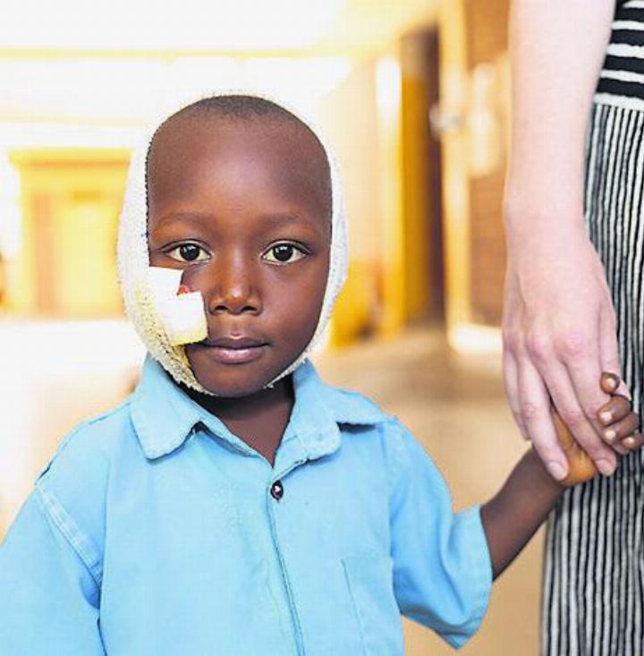 Ein kleiner Patient im Spital. Foto: zVg
