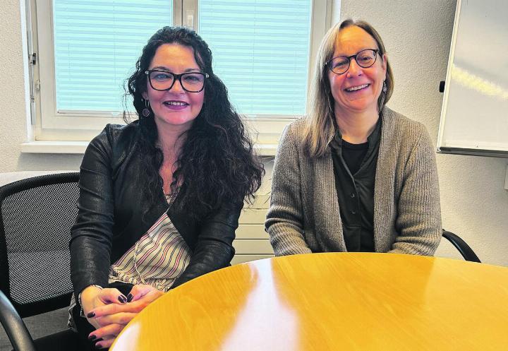 Marieta Fluri (links) und Dorothée Zihlmann arbeiten bei der Frauenberatung des Gemeindeverbands Sozialbereiche Bezirk Rheinfelden. Fotos: Janine Tschopp