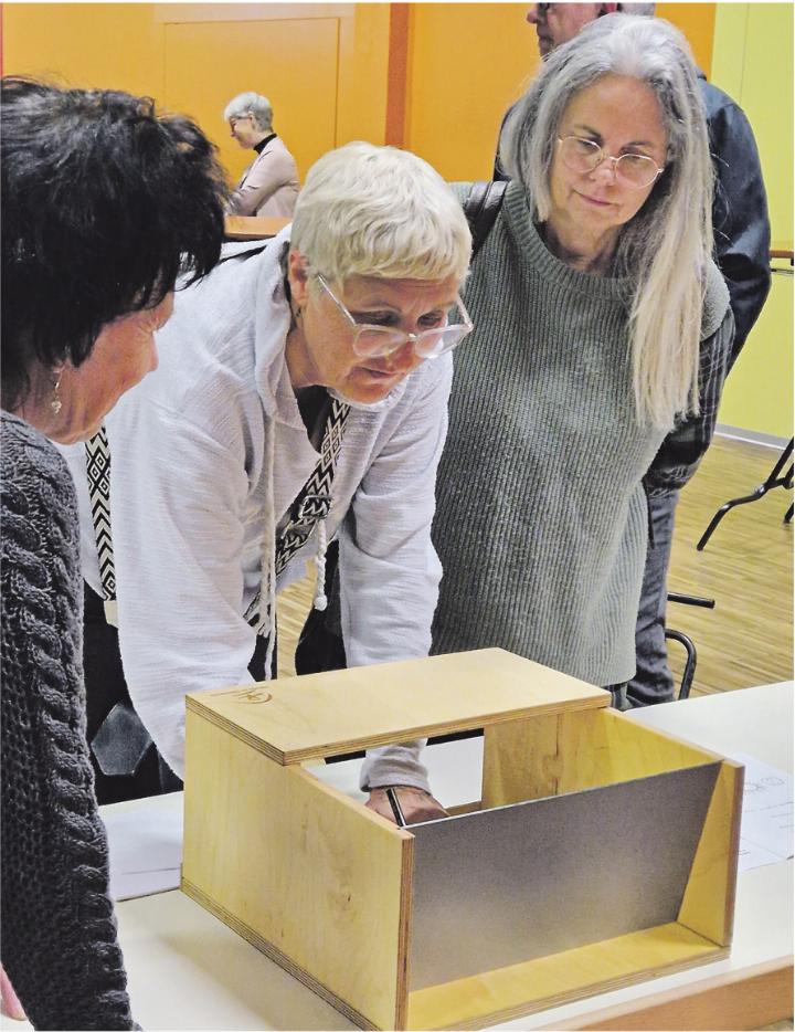 Viele Veranstaltungsteilnehmende durchliefen den speziellen «Demenz»-Parcours. Fotos: zVg