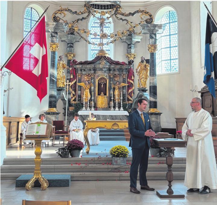 Der ehemalige Schweizergardist Romano Pelosi (links) gewährte einen eindrücklichen Einblick ins Leben im Vatikan. Foto: zVg