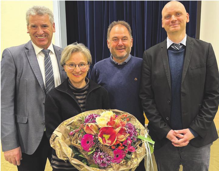 Gemeindeammann Daniel Suter (von links), Susanne Gmünder Bamert, Markus Demmler und Eugen Voronkov (nicht auf dem Bild, weil abwesend, Ruth Giger Mikeler). Foto: Simone Rufli