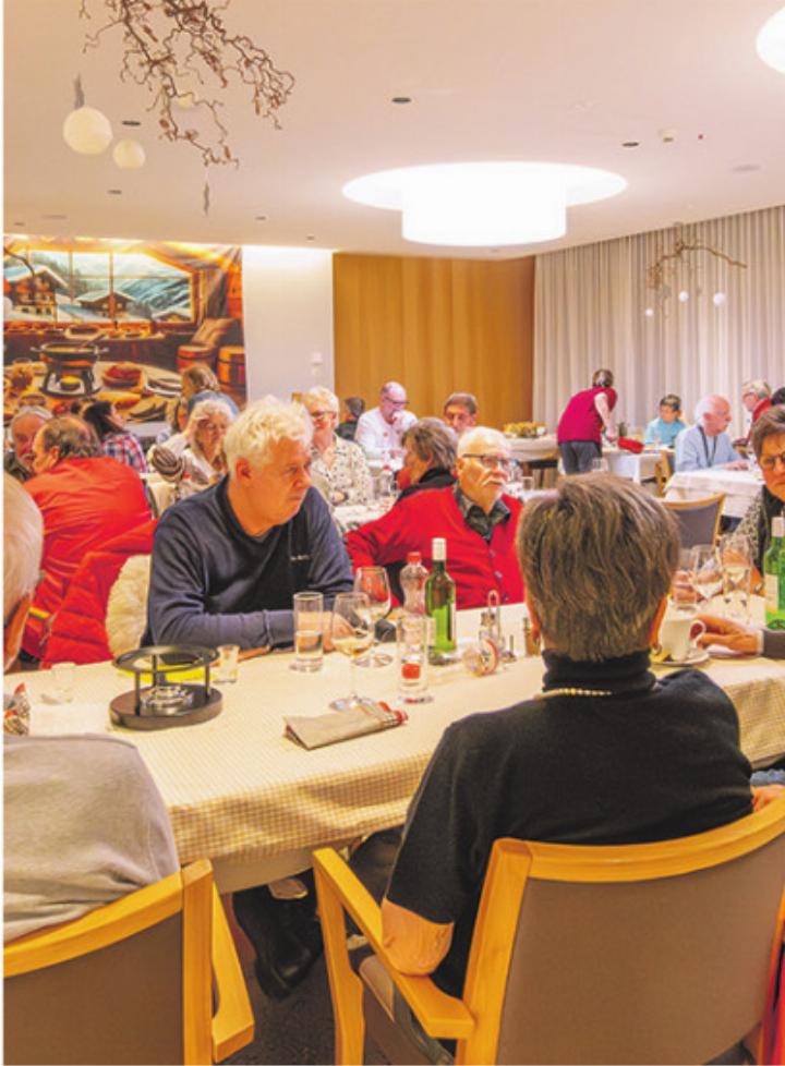 Gemütliche Stimmung an der Fondue-Stubete im Rinau-Park. Foto: zVg