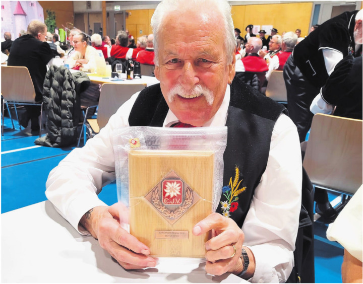 «Schon nur der Gesundheit zuliebe will ich weitermachen», sagt Peter Matter (82), zweiter Bass beim Sunnebärgchörli.