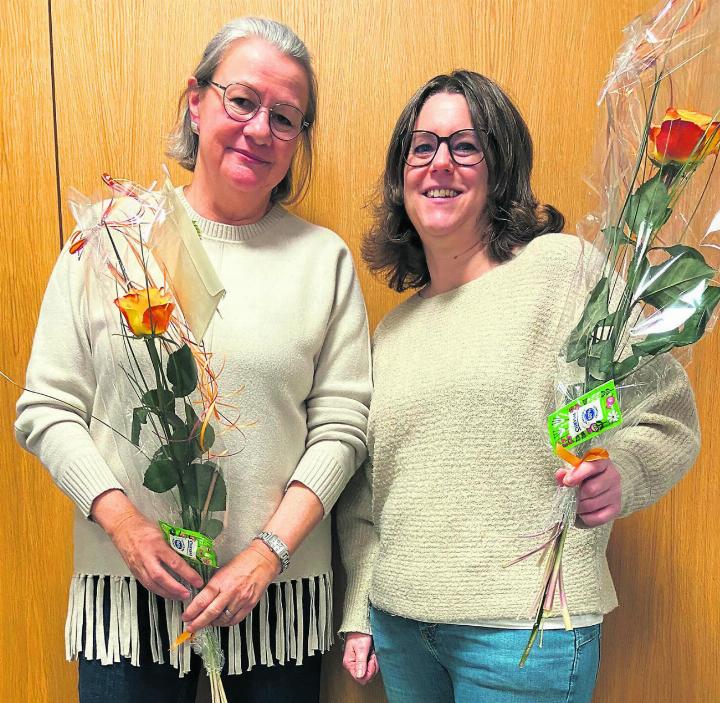 Die Jubilarin Eliane Ryf (links) und das Neumitglied Natalie Obrist. Foto: zVg