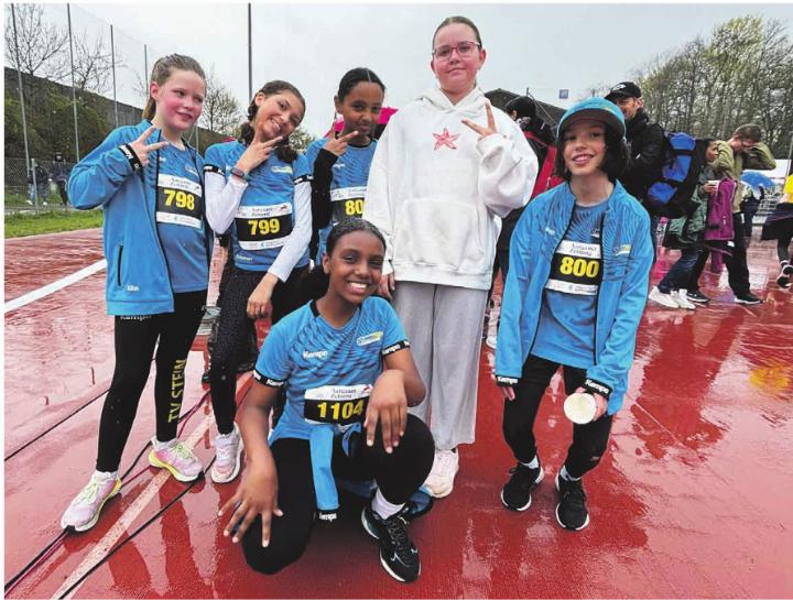 Trotz regnerischem Start liessen sich die jungen Steiner Athletinnen und Athleten die Freude am Laufen nicht nehmen. Foto: zVg
